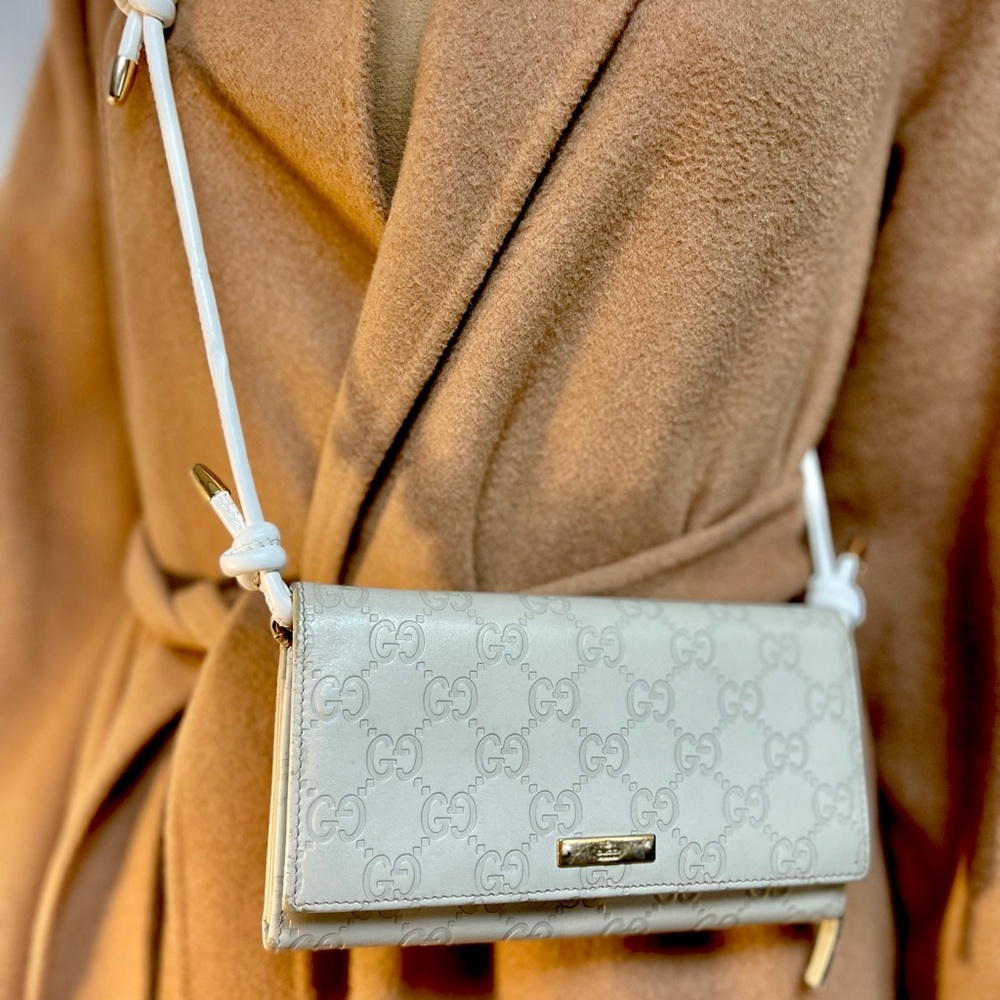 Authentic Gucci GG embossed leather long wallet 170426.4276 (HK49) - Picture 2 of 13